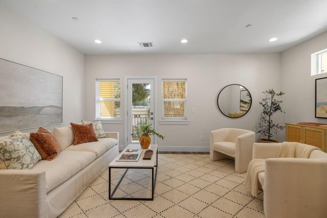 53 Rio Viale Ct, Sacramento, CA 95831
