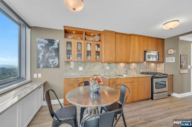 1600 Parker Avenue 27G, Fort Lee, NJ 07024