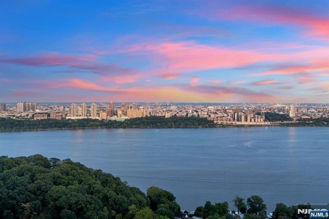1600 Parker Avenue 27G, Fort Lee, NJ 07024