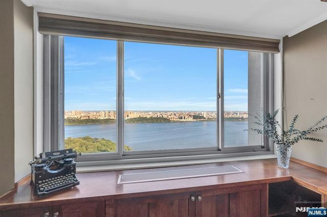 1600 Parker Avenue 27G, Fort Lee, NJ 07024