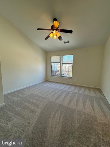 7481 GADSBY SQ, Alexandria, VA 22315