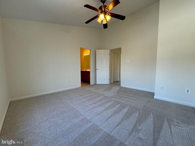 7481 GADSBY SQ, Alexandria, VA 22315