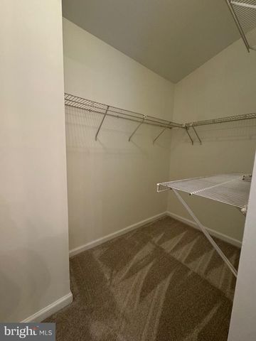 7481 GADSBY SQ, Alexandria, VA 22315