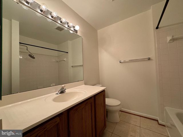 7481 GADSBY SQ, Alexandria, VA 22315