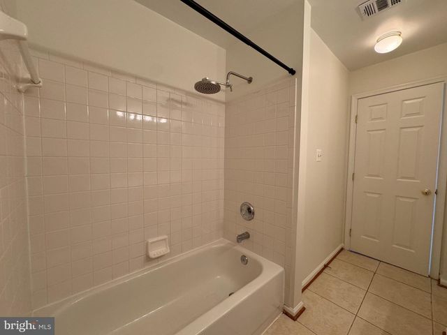 7481 GADSBY SQ, Alexandria, VA 22315