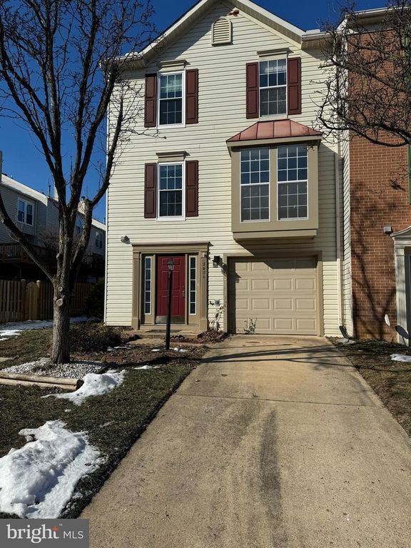 7481 GADSBY SQ, Alexandria, VA 22315