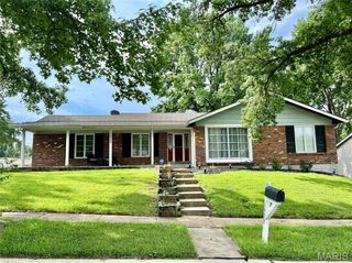1902 Cathedral Hill Drive, St Louis, MO 63138