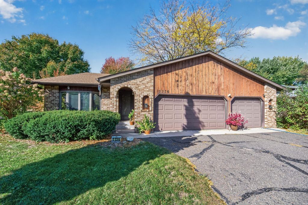 2236 Helena Avenue N, Oakdale, MN 55128 — photo 2