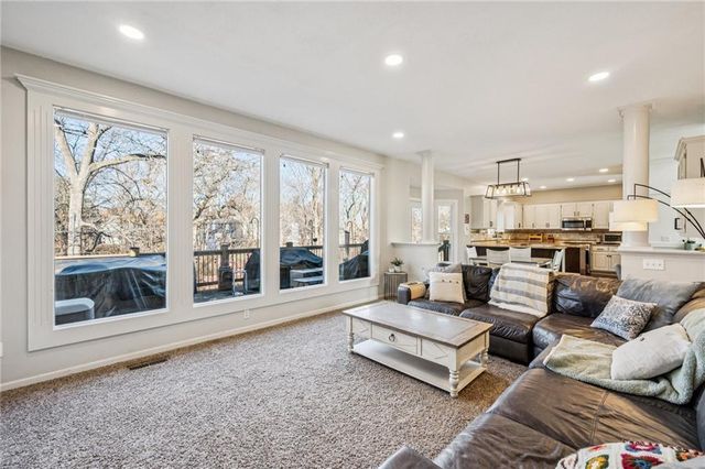 7708 N Atkins Place, Kansas City, MO 64152