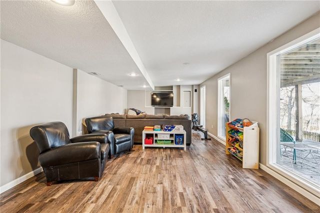 7708 N Atkins Place, Kansas City, MO 64152