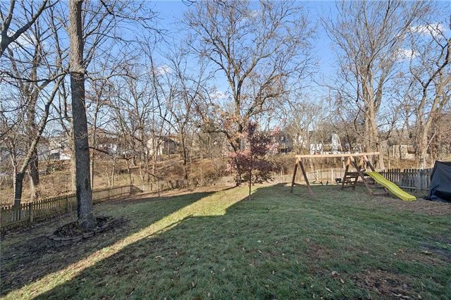 7708 N Atkins Place, Kansas City, MO 64152