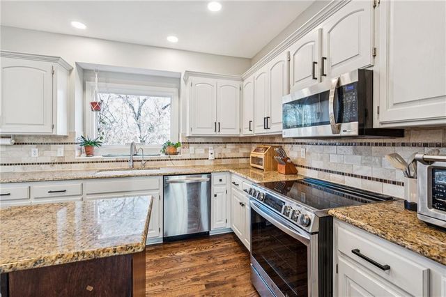 7708 N Atkins Place, Kansas City, MO 64152