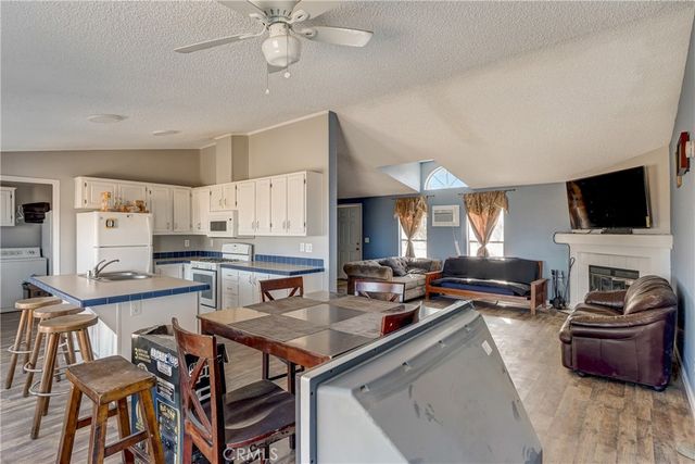 19032 Bonanza Trail, Helendale, CA 92342