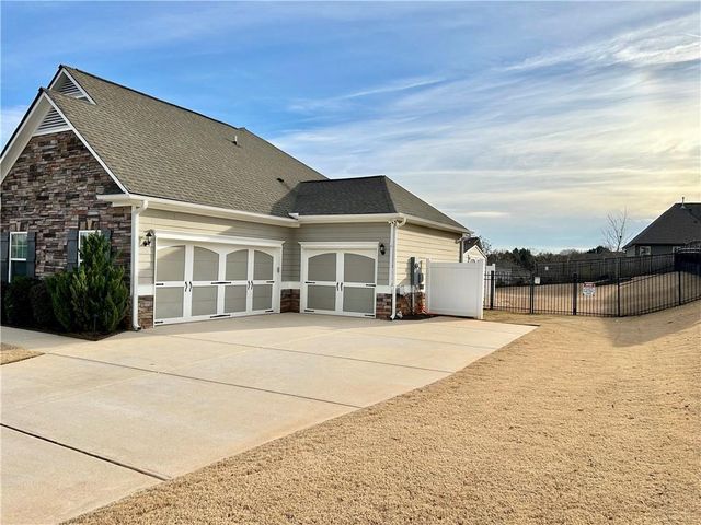 2216 Blackberry Court, Monroe, GA 30656