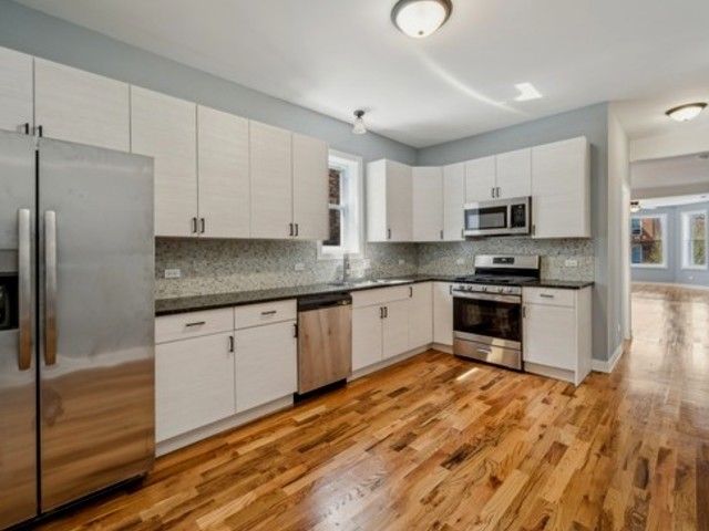 539 N Trumbull Avenue, Chicago, IL 60624