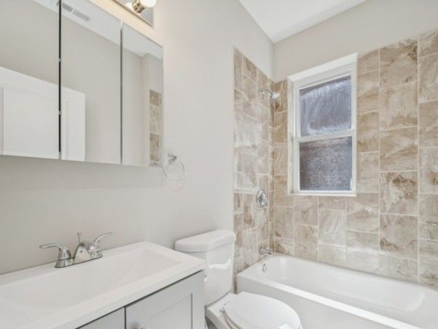 539 N Trumbull Avenue, Chicago, IL 60624