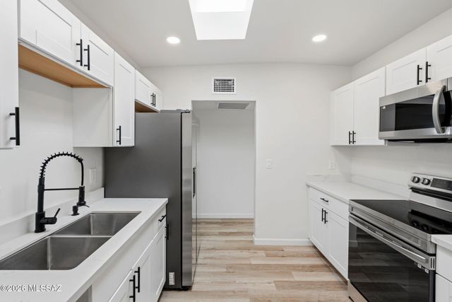 2925 E 18th Street, Tucson, AZ 85716