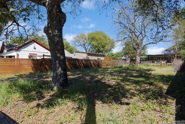207 forrest, San Antonio, TX 78204