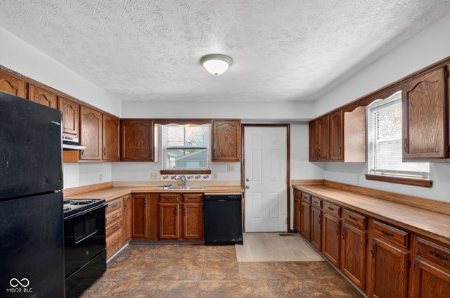 133 N 5th Avenue, Beech Grove, IN 46107