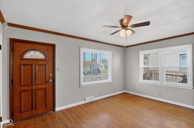 133 N 5th Avenue, Beech Grove, IN 46107