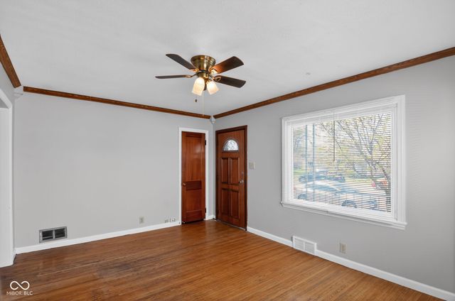 133 N 5th Avenue, Beech Grove, IN 46107