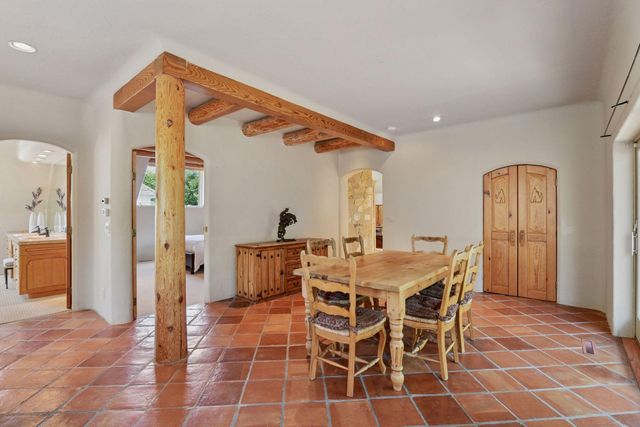 1721 Mount Curve Avenue, Minneapolis, MN 55403