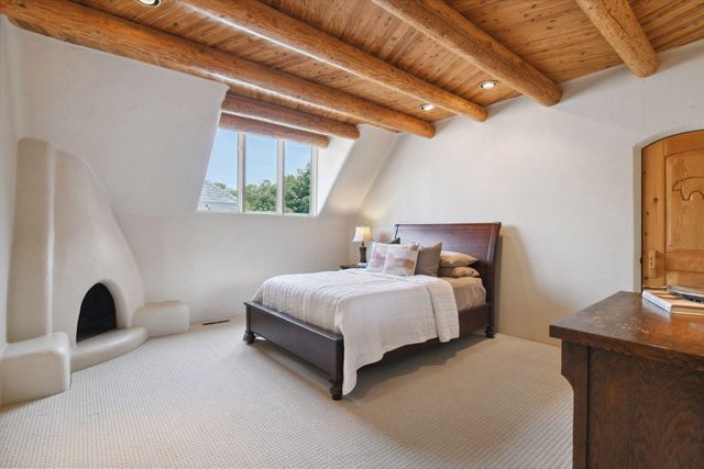 1721 Mount Curve Avenue, Minneapolis, MN 55403