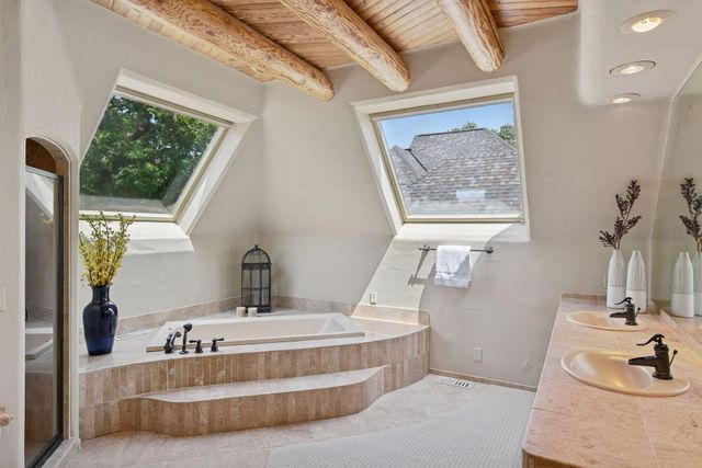 1721 Mount Curve Avenue, Minneapolis, MN 55403