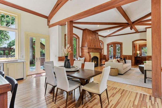 1721 Mount Curve Avenue, Minneapolis, MN 55403