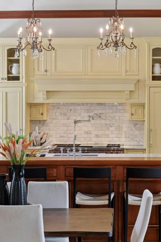 1721 Mount Curve Avenue, Minneapolis, MN 55403