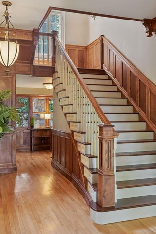 1721 Mount Curve Avenue, Minneapolis, MN 55403