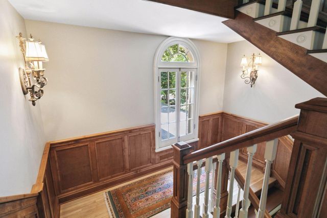 1721 Mount Curve Avenue, Minneapolis, MN 55403