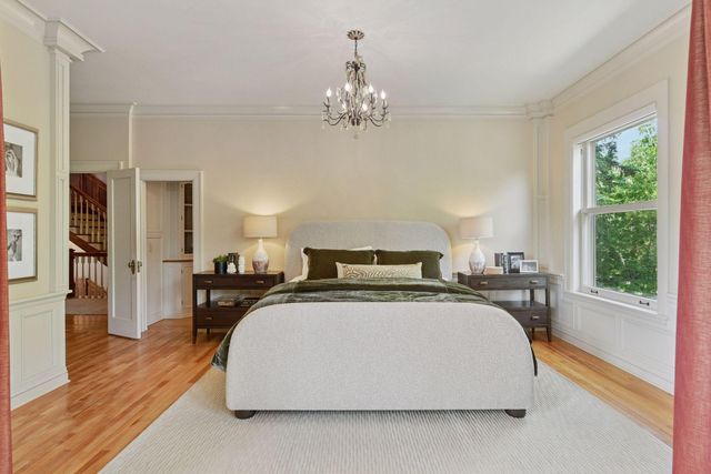 1721 Mount Curve Avenue, Minneapolis, MN 55403