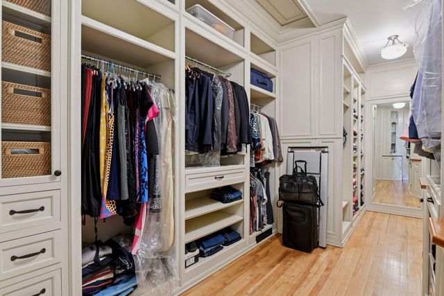 1721 Mount Curve Avenue, Minneapolis, MN 55403