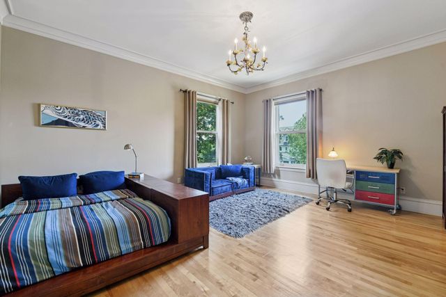 1721 Mount Curve Avenue, Minneapolis, MN 55403