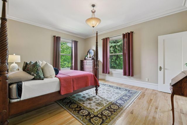 1721 Mount Curve Avenue, Minneapolis, MN 55403