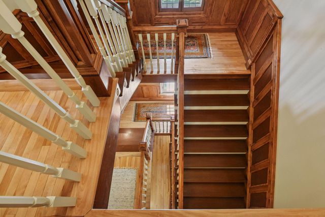 1721 Mount Curve Avenue, Minneapolis, MN 55403