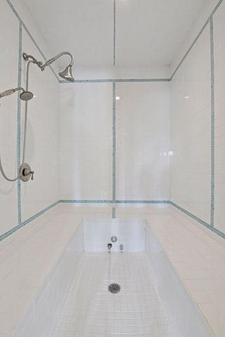 1721 Mount Curve Avenue, Minneapolis, MN 55403