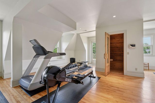 1721 Mount Curve Avenue, Minneapolis, MN 55403