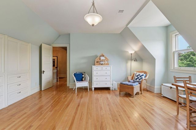 1721 Mount Curve Avenue, Minneapolis, MN 55403