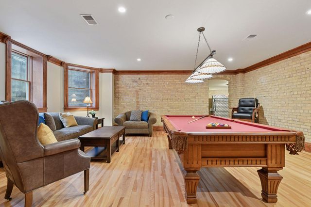 1721 Mount Curve Avenue, Minneapolis, MN 55403