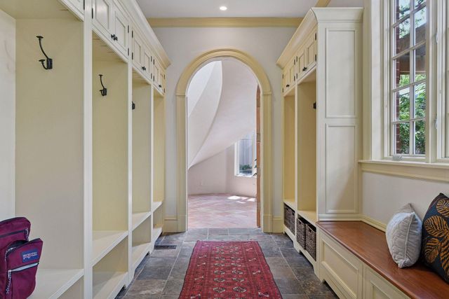 1721 Mount Curve Avenue, Minneapolis, MN 55403