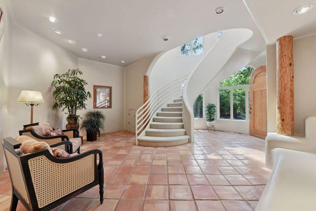 1721 Mount Curve Avenue, Minneapolis, MN 55403