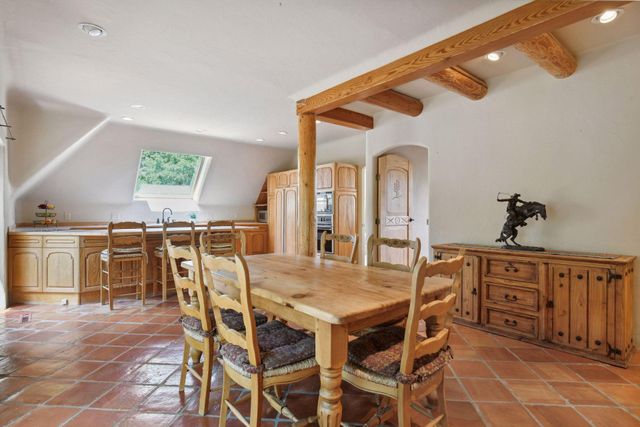 1721 Mount Curve Avenue, Minneapolis, MN 55403