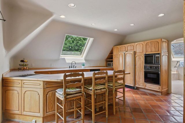 1721 Mount Curve Avenue, Minneapolis, MN 55403