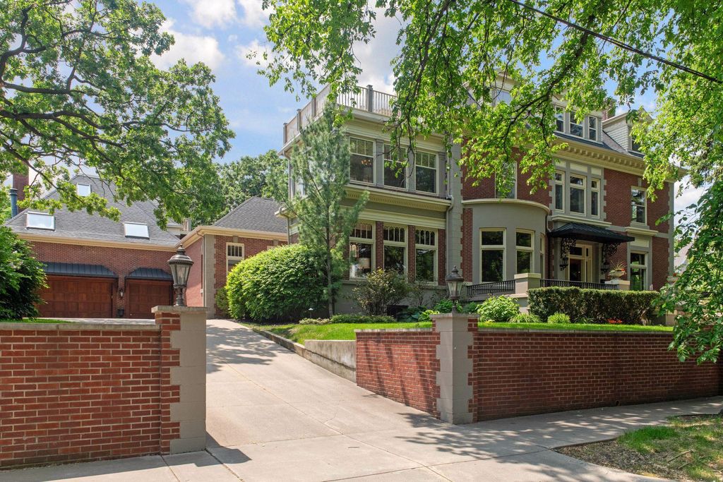 1721 Mount Curve Avenue, Minneapolis, MN 55403 — photo 4