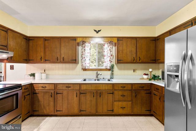 7517 RACE RD, Hanover, MD 21076