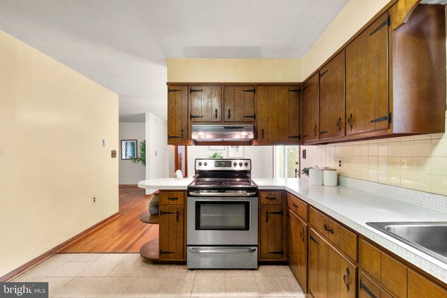 7517 RACE RD, Hanover, MD 21076