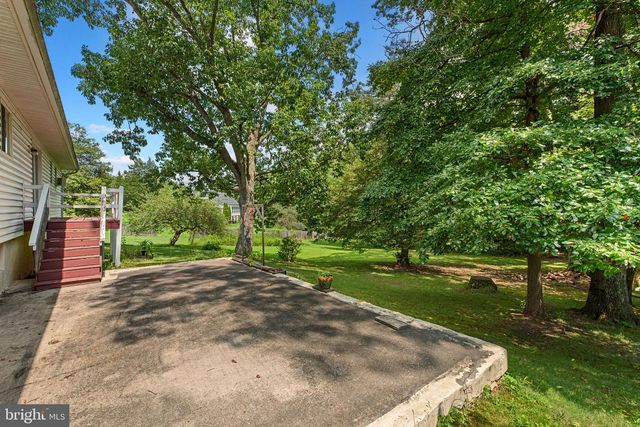 7517 RACE RD, Hanover, MD 21076