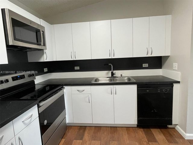 3650 N 56th Ave 519, Hollywood, FL 33021